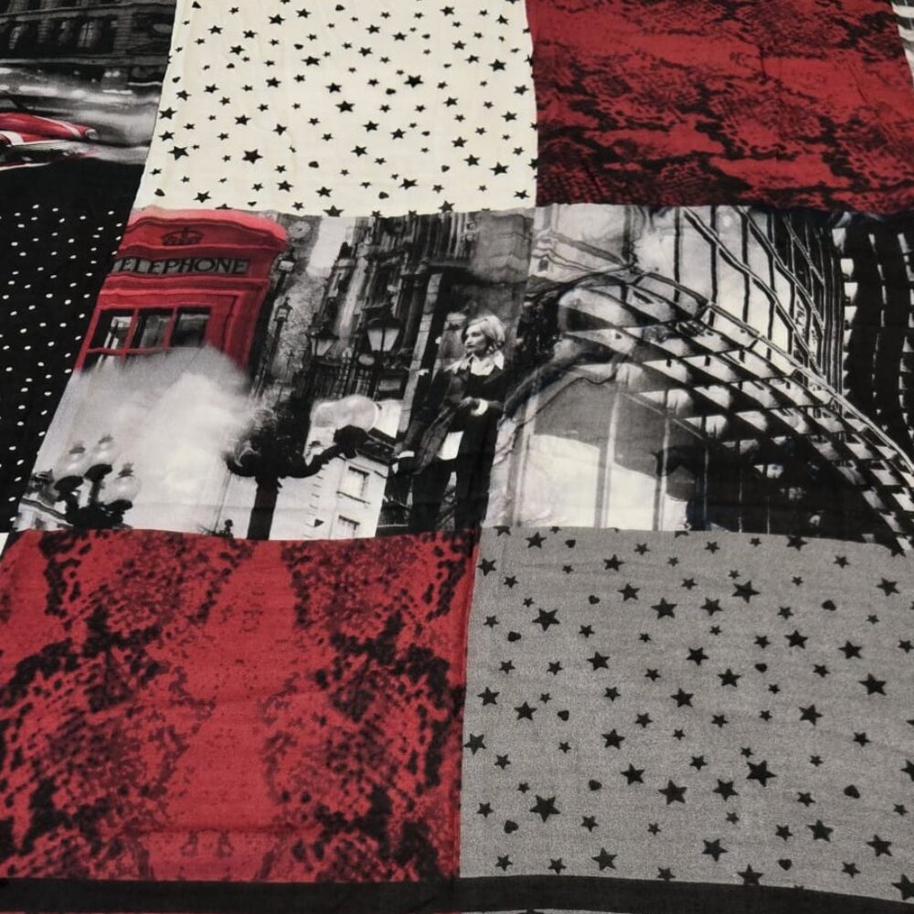 Oui scarf with London theme 42 x 42 viscose